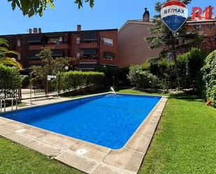 Swimming pool of Duplex for sale in Navalcarnero  with Air Conditioner and Terrace