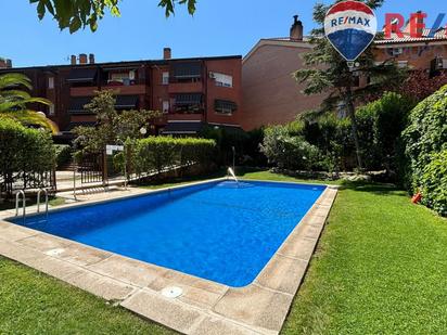 Swimming pool of Duplex for sale in Navalcarnero  with Air Conditioner and Terrace