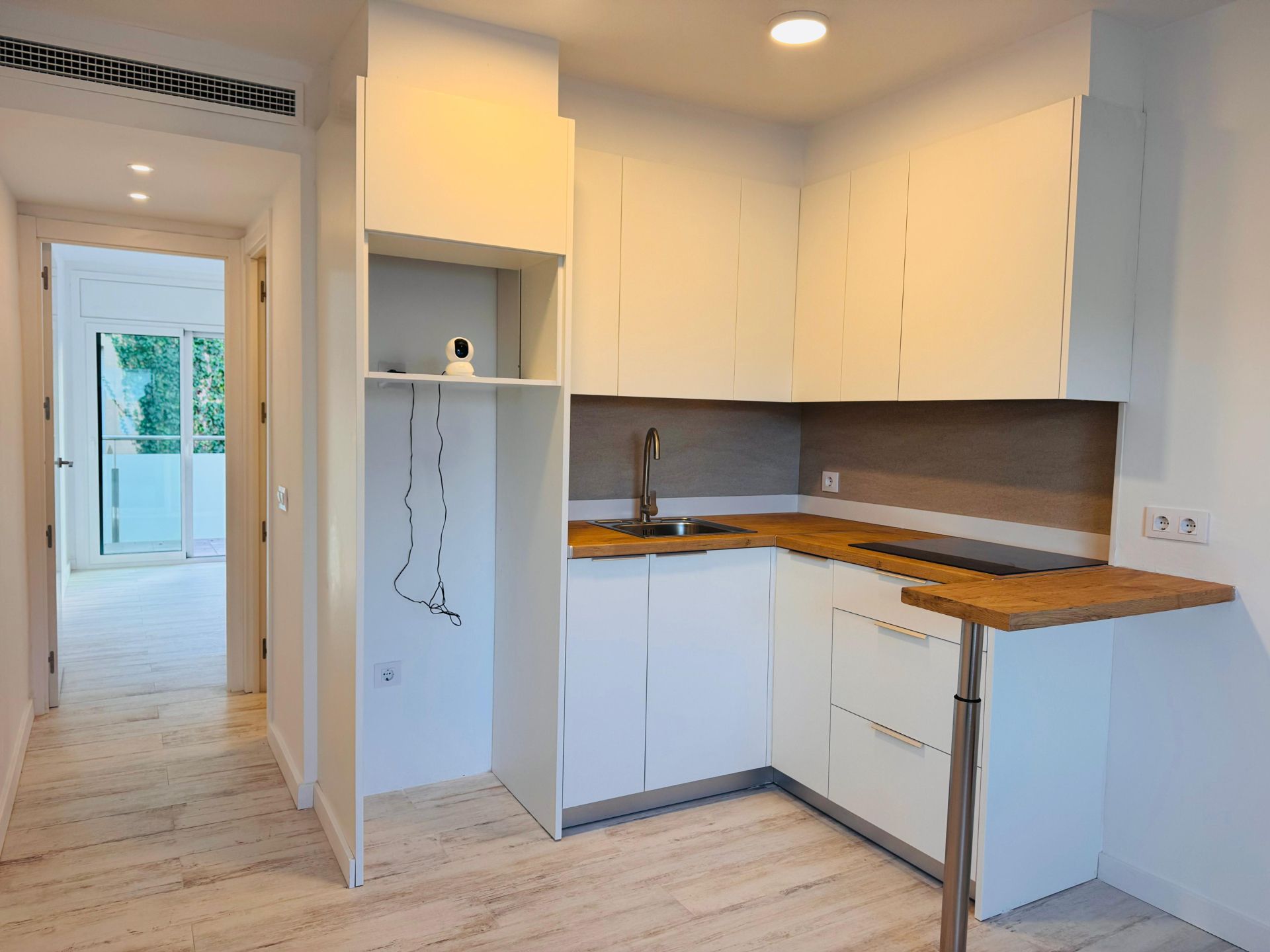 Kitchen of Flat for sale in Castell d'Aro, Platja d'Aro i s'Agaró  with Air Conditioner, Terrace and Balcony