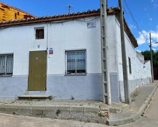 Vista exterior de Casa o xalet en venda en Rueda amb Terrassa