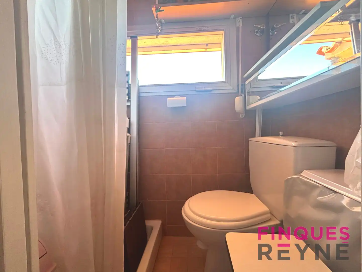 Baño de Estudio en venta en Castell d'Aro, Platja d'Aro i s'Agaró con Aire acondicionado, Terraza y Amueblado