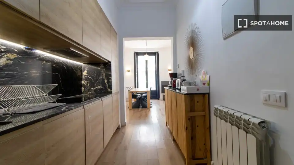 Flat for rent in Madrid  with Air Conditioner, Heating and Furnished