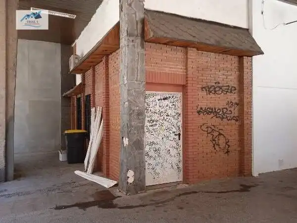 Local comercial en venda a Avenida GENERAL PERON, imagen 2