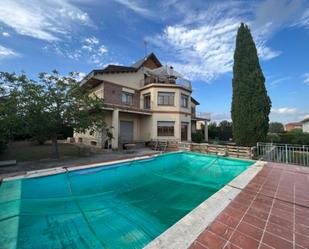 Vista exterior de Casa o xalet en venda en Cervera amb Calefacció, Jardí privat i Terrassa