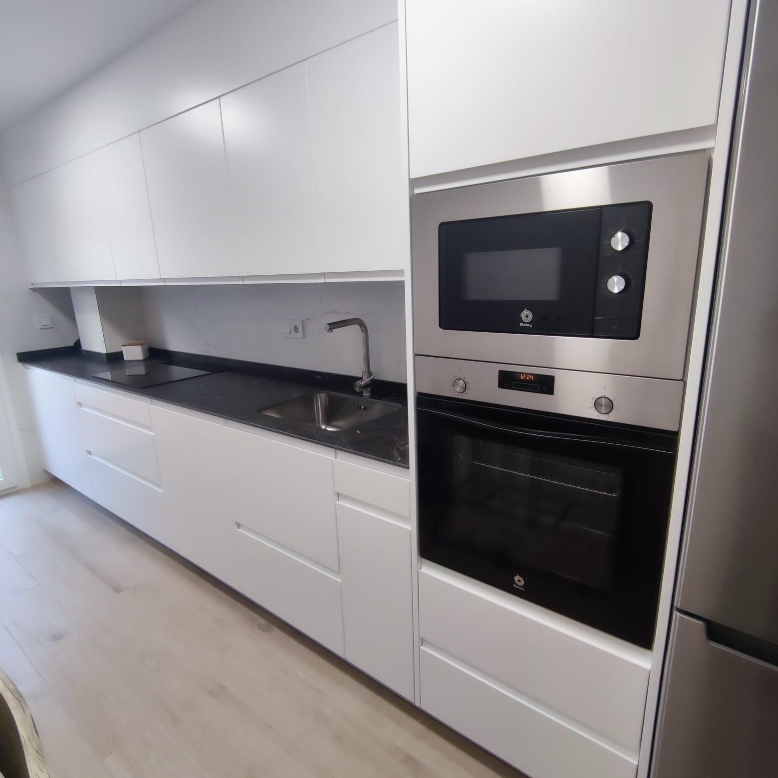 Cuina de Apartament de lloguer en Almuñécar amb Aire condicionat, Calefacció i Parquet