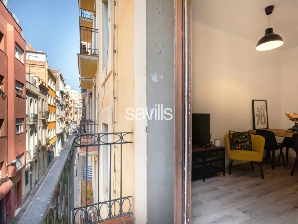 Schlafzimmer von Wohnungen zum Verkauf in Barcelona mit Möbliert und Balkon