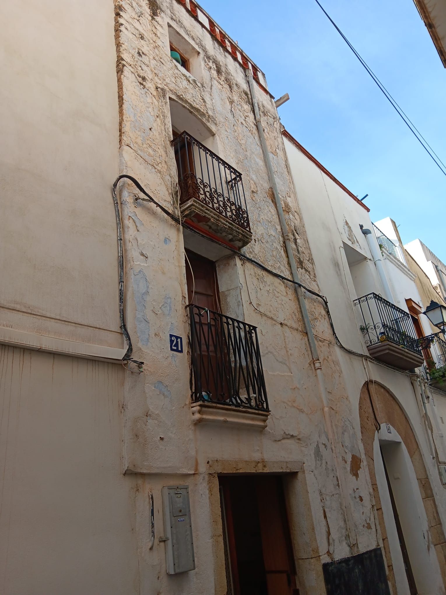 Vista exterior de Casa adosada en venda en La Sénia amb Terrassa i Balcó