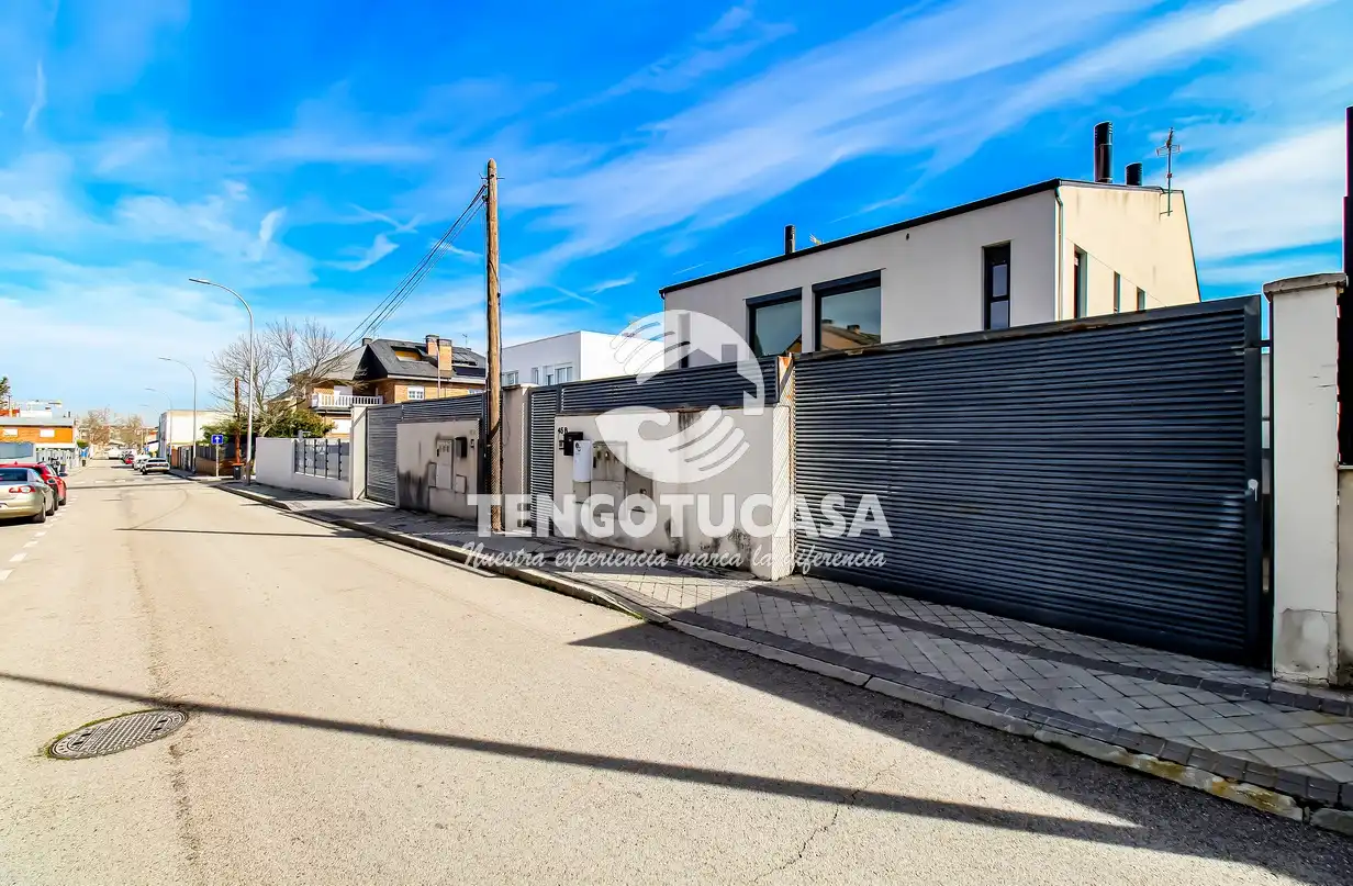 Exterior view of Detached homes for rent in Madrid  with Air Conditioner, Heating and Private garden