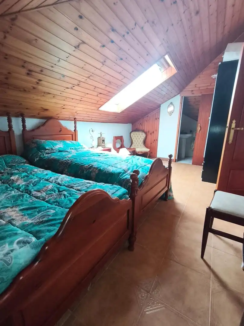 Dormitori de Casa o xalet en venda en Miengo amb Calefacció, Terrassa i Moblat