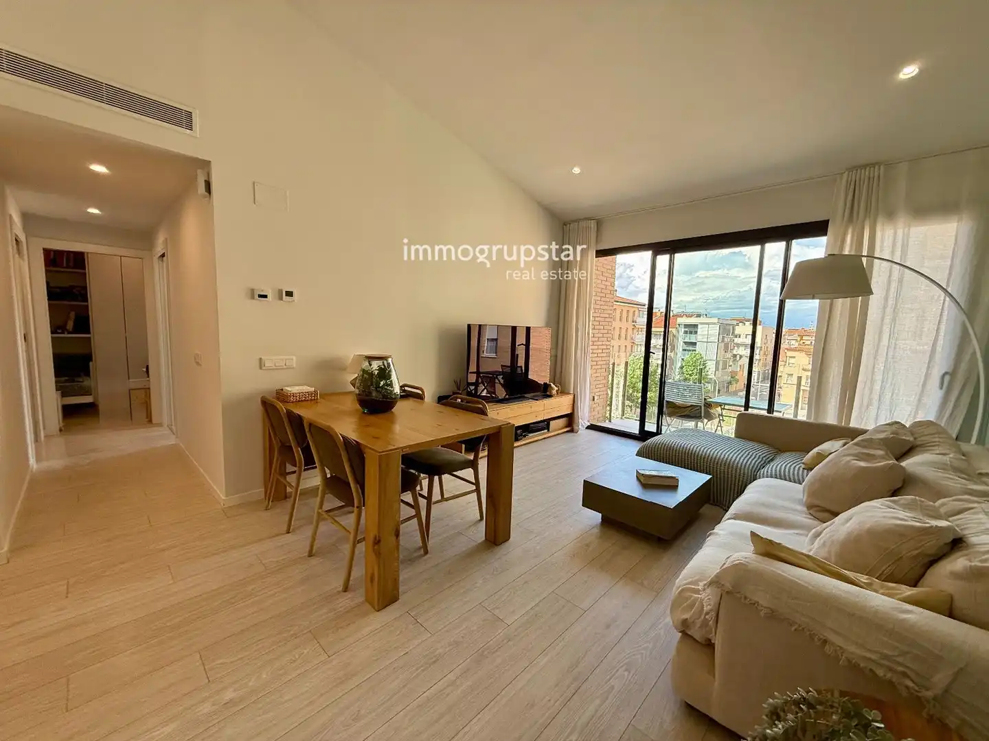 Living room of Attic for sale in Girona  with Air Conditioner, Heating and Terrace