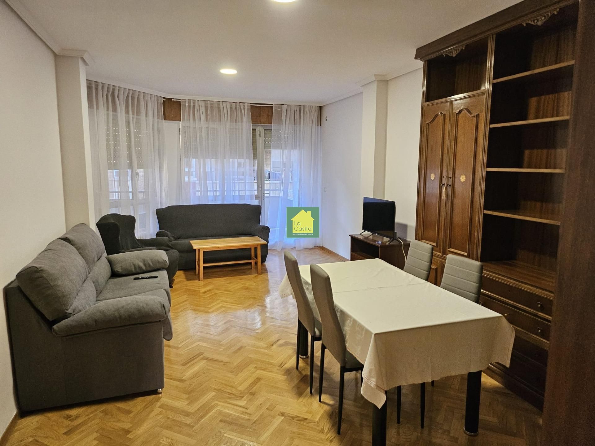 Sala d'estar de Pis per a compartir en  Albacete Capital amb Calefacció, Terrassa i Balcó