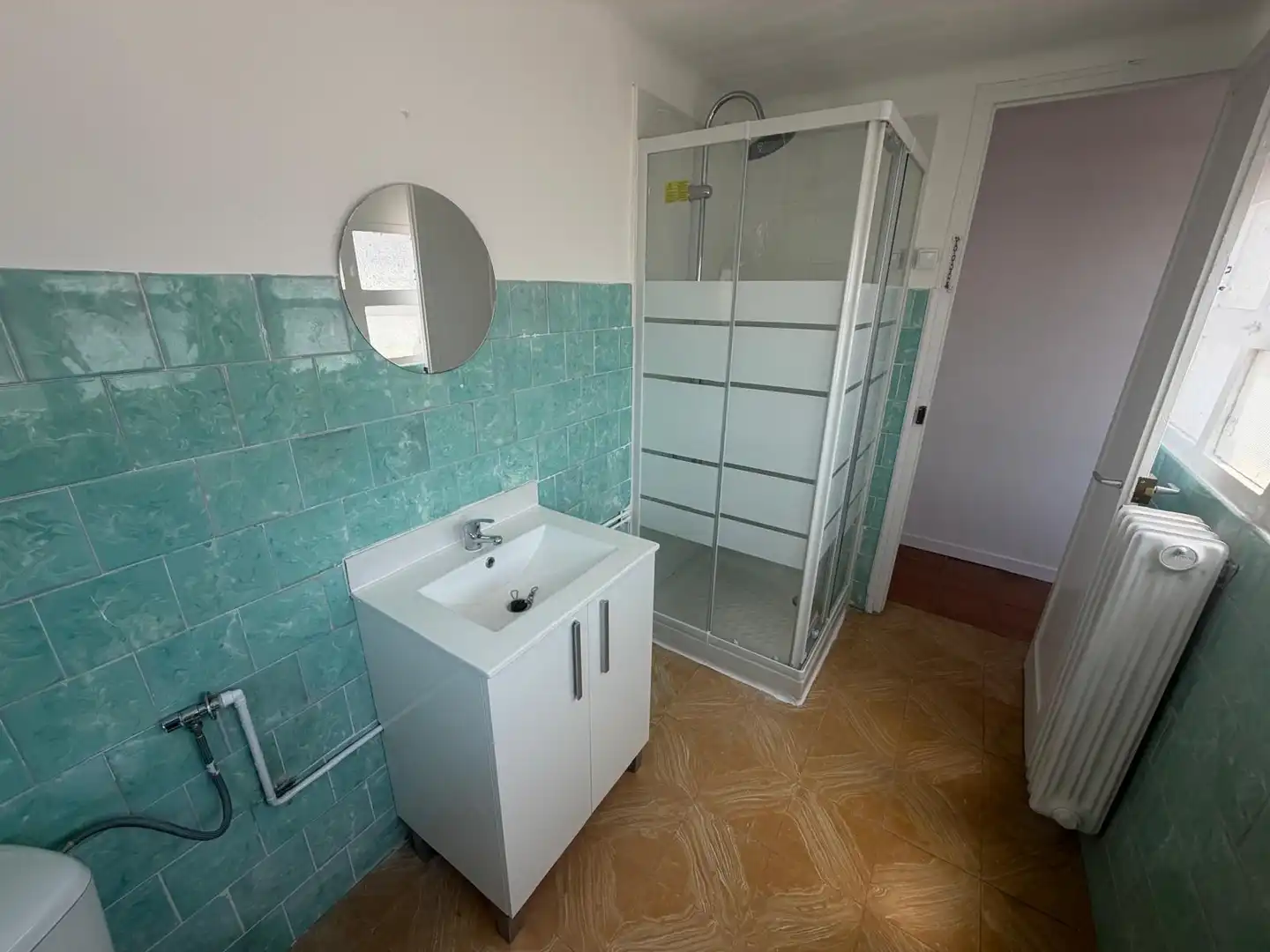 Badezimmer von Einfamilien-Reihenhaus zur Miete in Girona mit Heizung und Terrasse