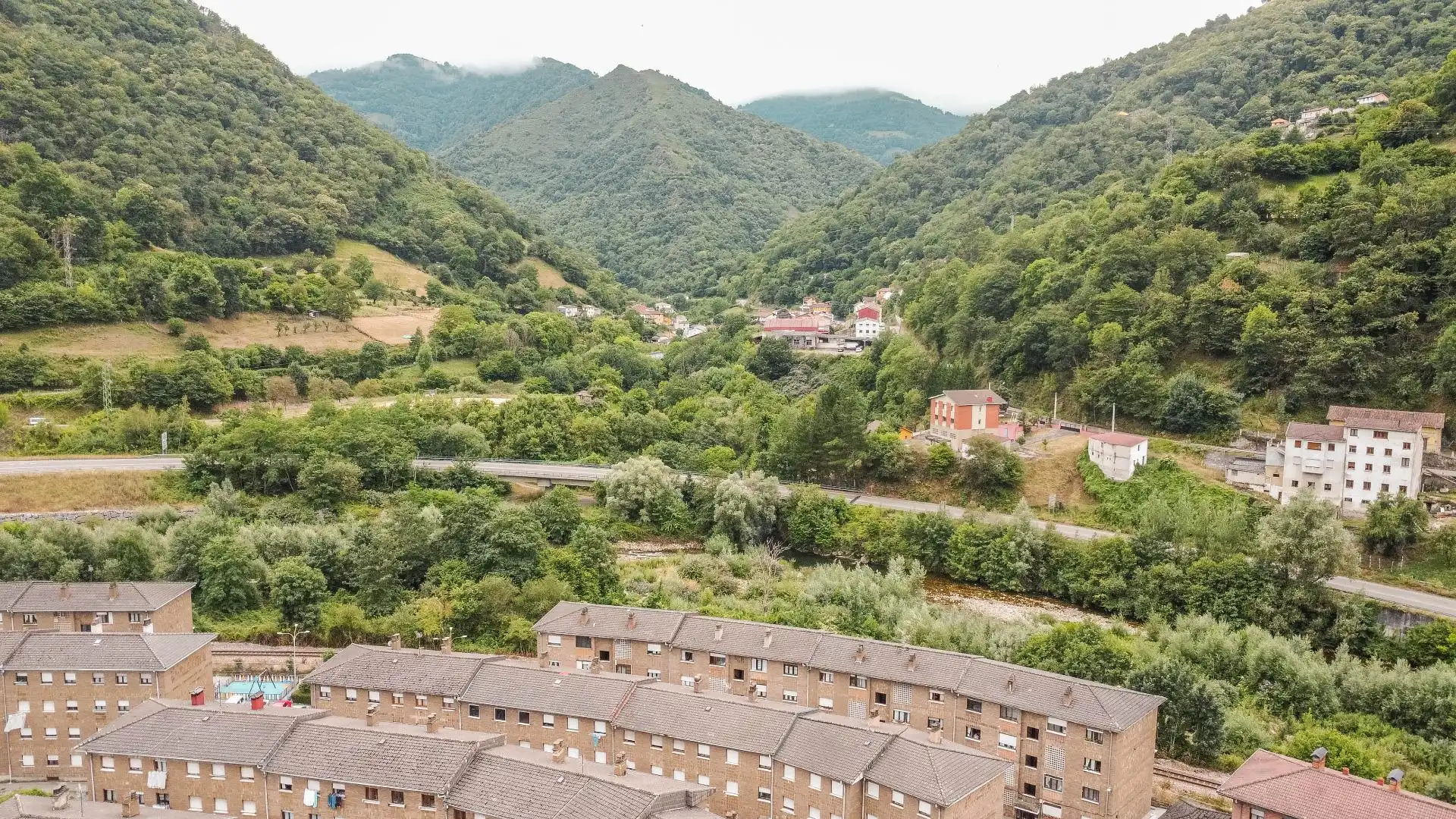 Vista exterior de Pis en venda en Aller amb Traster