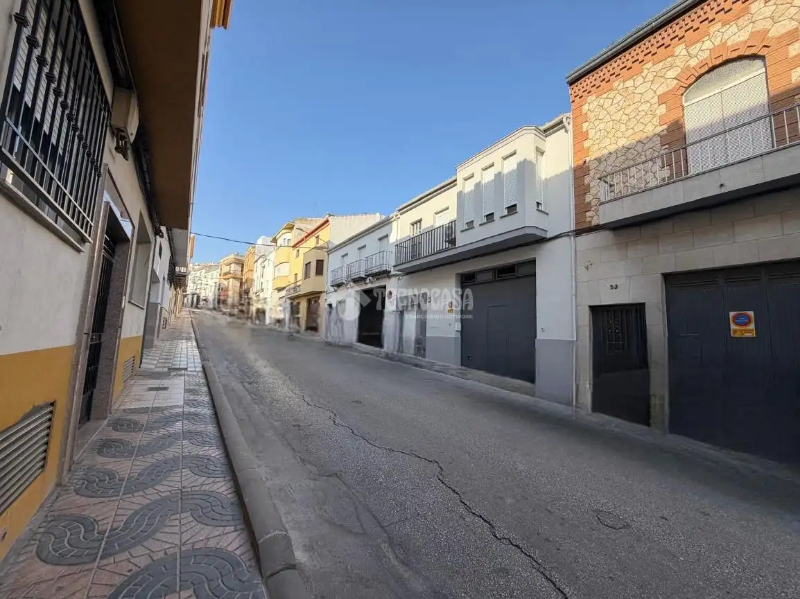 Vista exterior de Garatge en venda en Martos