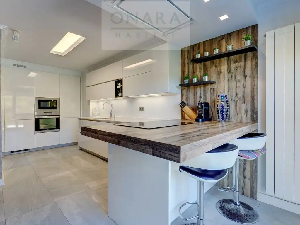 Cocina de Casa adosada en venta en Hondarribia con Jardín privado y Piscina comunitaria