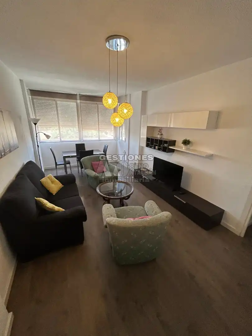 Wohnzimmer von Wohnung zur Miete in  Granada Capital mit Heizung, Parkett und Möbliert