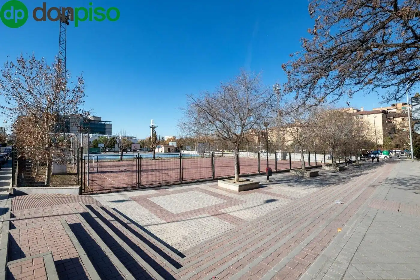 Piso en venta en Calle ALMUÑECAR, 4, Barrio de Zaidín