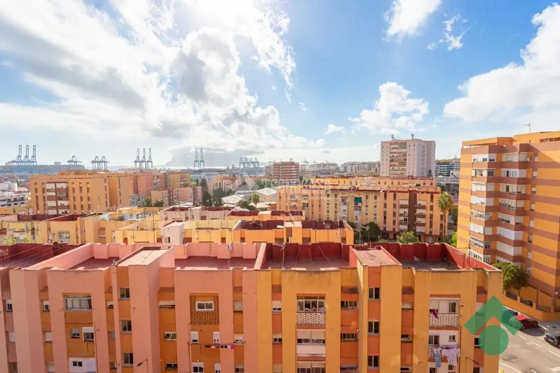 Vista exterior de Pis en venda en Algeciras amb Moblat