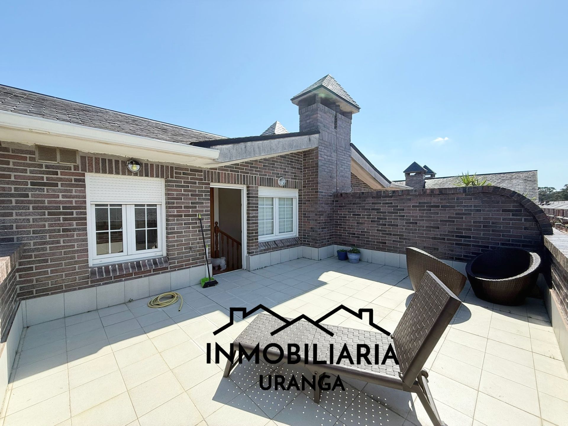 Terrassa de Casa o xalet en venda en Laredo amb Calefacció, Jardí privat i Terrassa