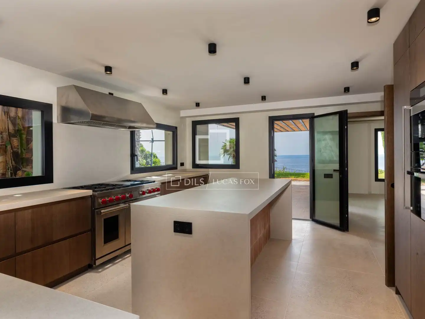 Küche von Haus oder Chalet zum Verkauf in Lloret de Mar mit Klimaanlage, Heizung und Privatgarten