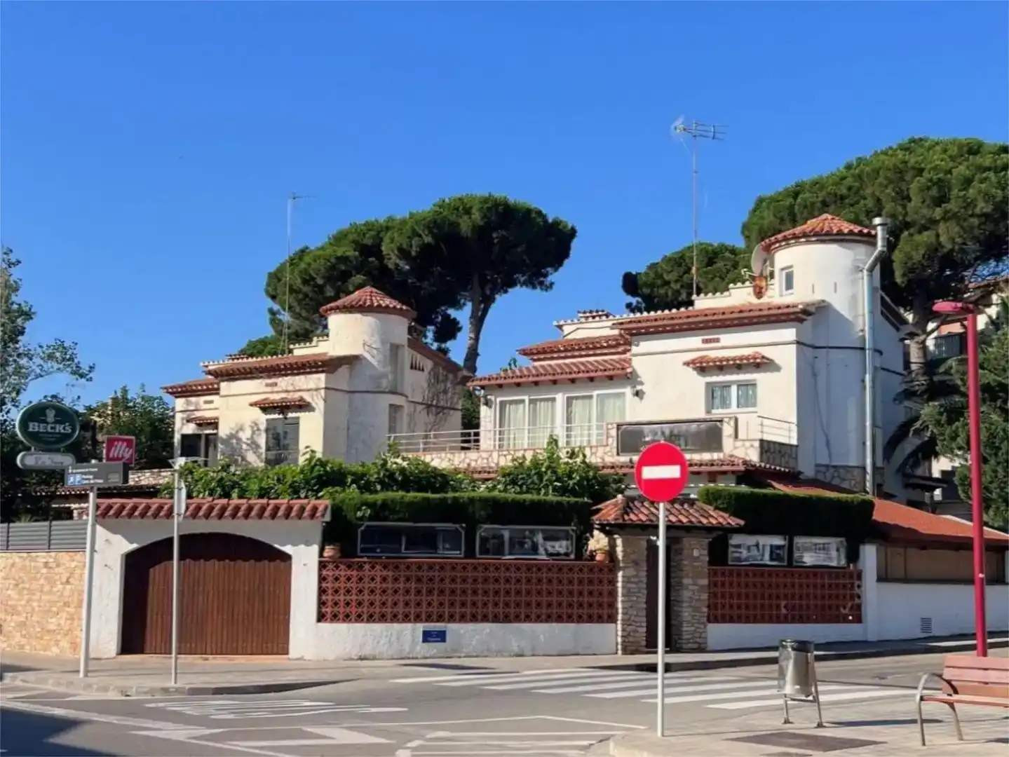 Vista exterior de Piso en venta en L'Escala con Aire acondicionado, Jardín privado y Trastero
