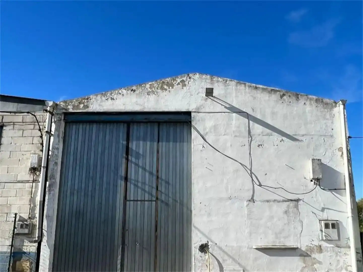 Vista exterior de Nau industrial en venda en Montijo, Badajoz
