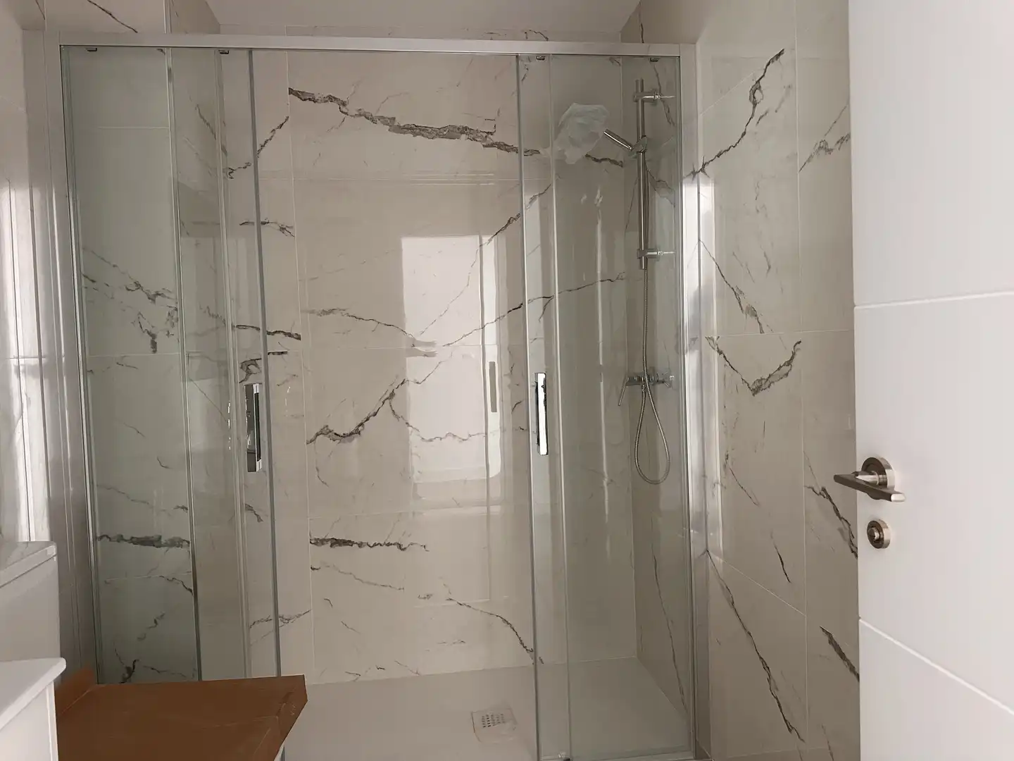 Bathroom of Flat for sale in Negreira  with Heating and Oven