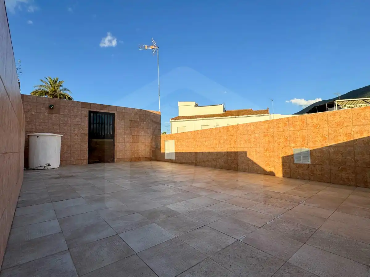 Vista exterior de Casa adosada en venta en Alhaurín El Grande con Terraza