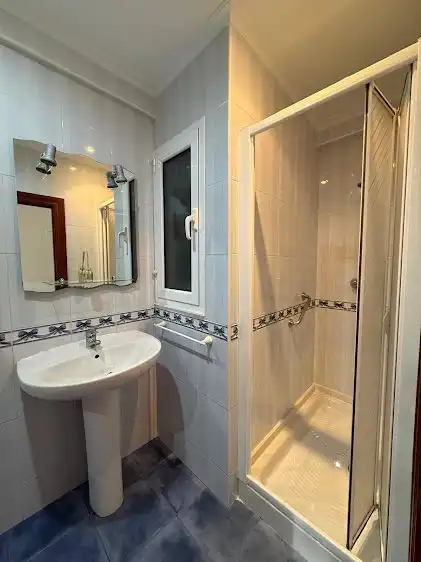 Bathroom of Flat for rent in Gijón   with Heating and Balcony