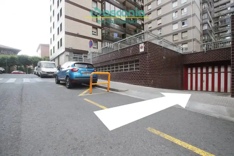 Parking of Garage for sale in Basauri 