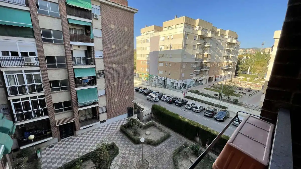 Exterior view of Flat for rent in Granada  with Air Conditioner, Heating and Terrace