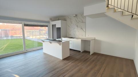 Foto 2 de Casa adosada de alquiler en Calle Fuente del Gitano, Casa Amarilla, Madrid