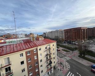 Vista exterior de Pis en venda en Burgos Capital amb Calefacció i Terrassa