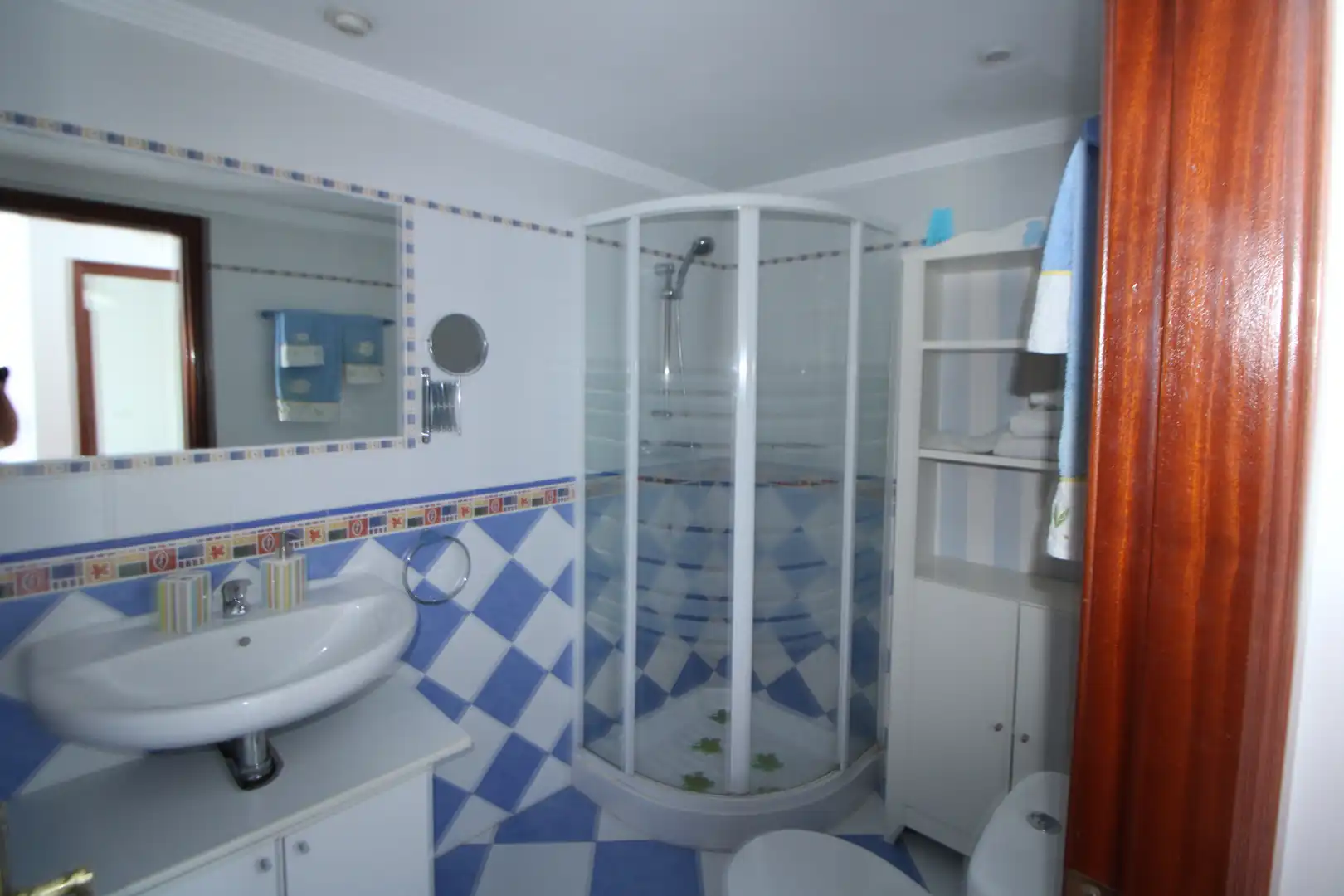 Baño de Piso en venta en Huelva con Aire acondicionado, Calefacción y Horno
