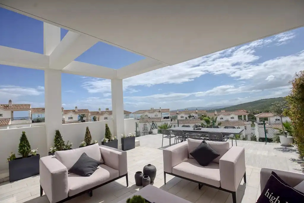 Terrassa de Dúplex en venda en Manilva amb Jardí privat, Moblat i Piscina comunitària