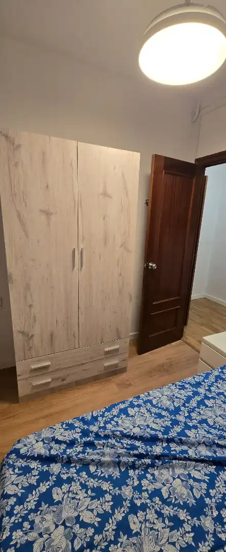 Bedroom of Flat for share in Barcelona  with Heating, Parquet flooring and Furnished