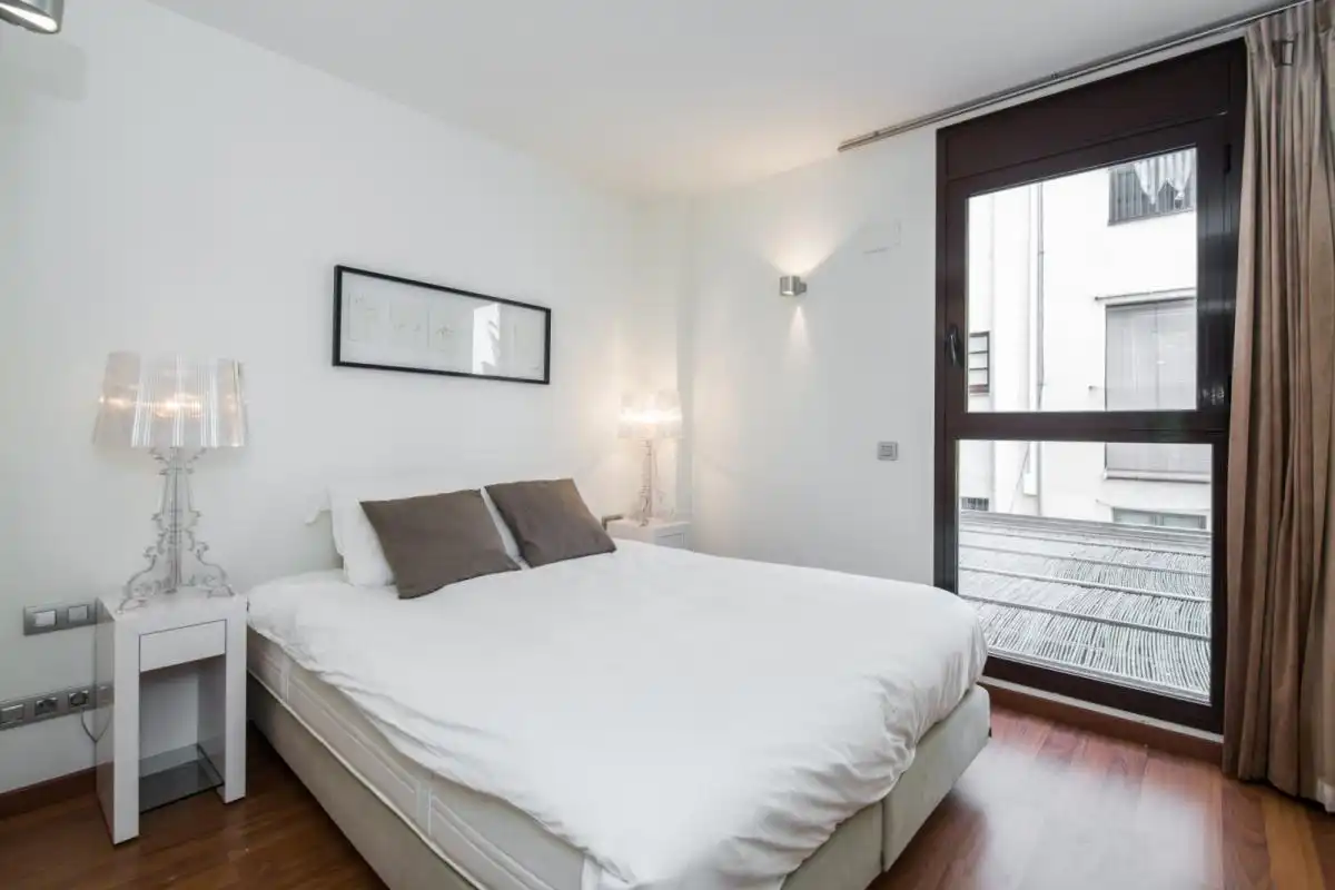 Schlafzimmer von Wohnungen zur Miete in Barcelona mit Klimaanlage, Heizung und Möbliert
