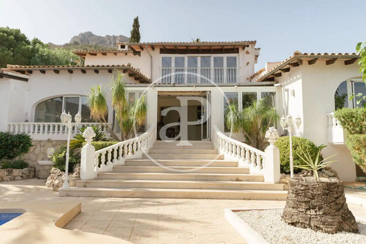 Außenansicht von Haus oder Chalet zum Verkauf in Calpe / Calp mit Klimaanlage, Heizung und Privatgarten