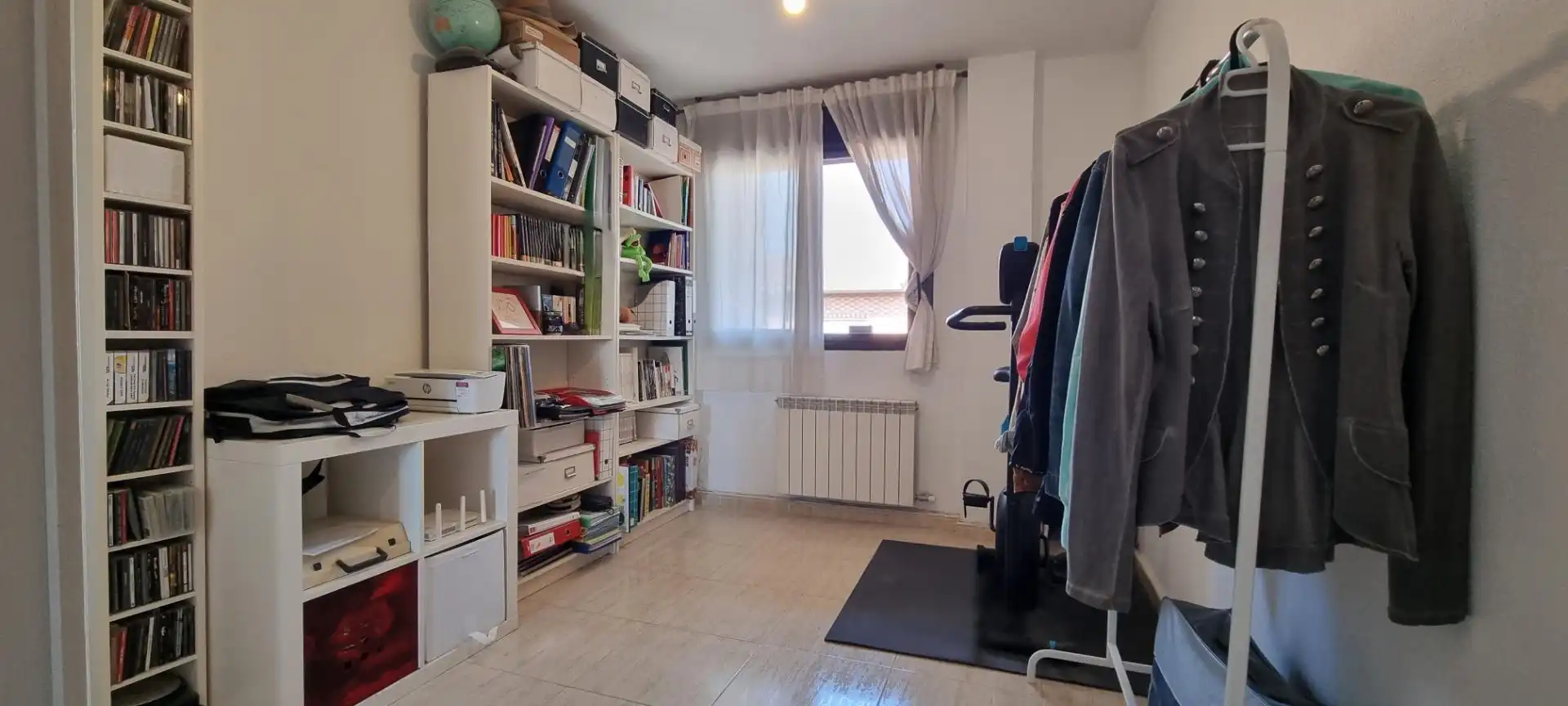 Dormitori de Casa adosada en venda en Épila amb Calefacció i Terrassa