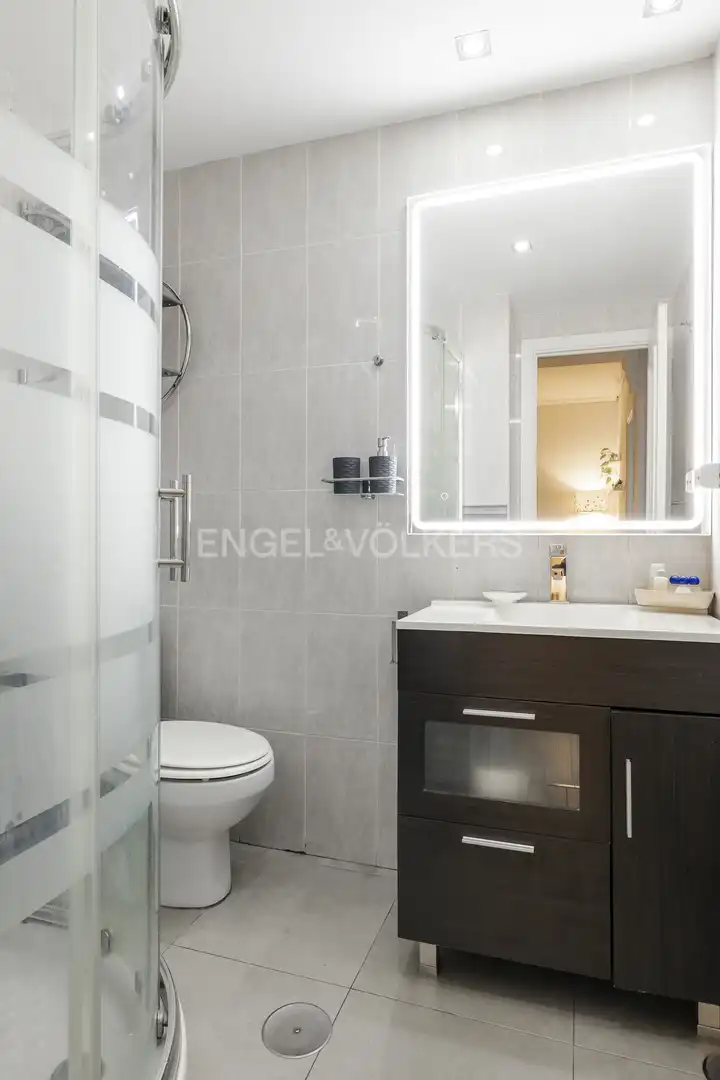 Baño de Piso de alquiler en Madrid con Aire acondicionado, Calefacción y Amueblado