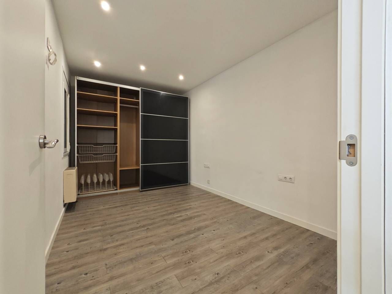 Flat for sale in Manresa  with Air Conditioner, Heating and Parquet flooring