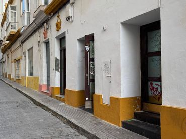 Local comercial en venta en Plaza de toros - Venta Vargas - Capitania