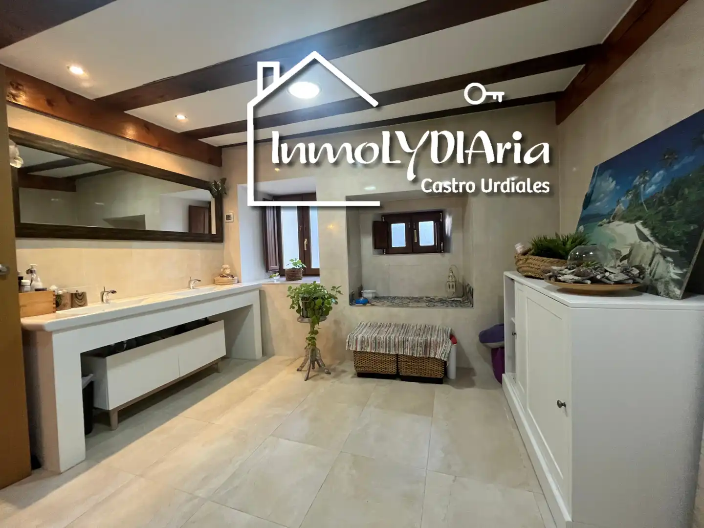 Casa adosada en venta en Castro-Urdiales con Calefacción, Parquet y Terraza