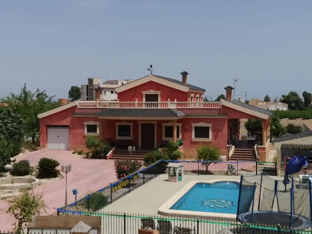 Vista exterior de Casa o chalet en venta en Orihuela con Jardín privado, Terraza y Piscina
