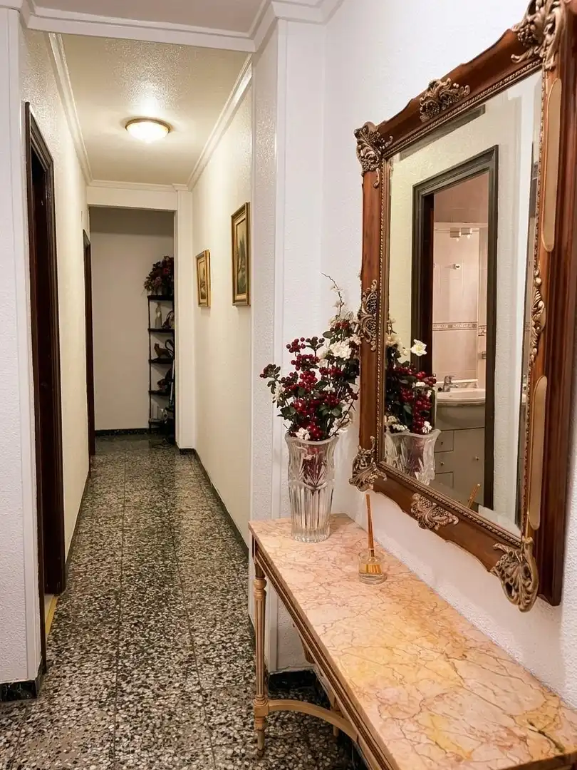 Wohnung zum Verkauf in Elche / Elx mit Klimaanlage und Balkon