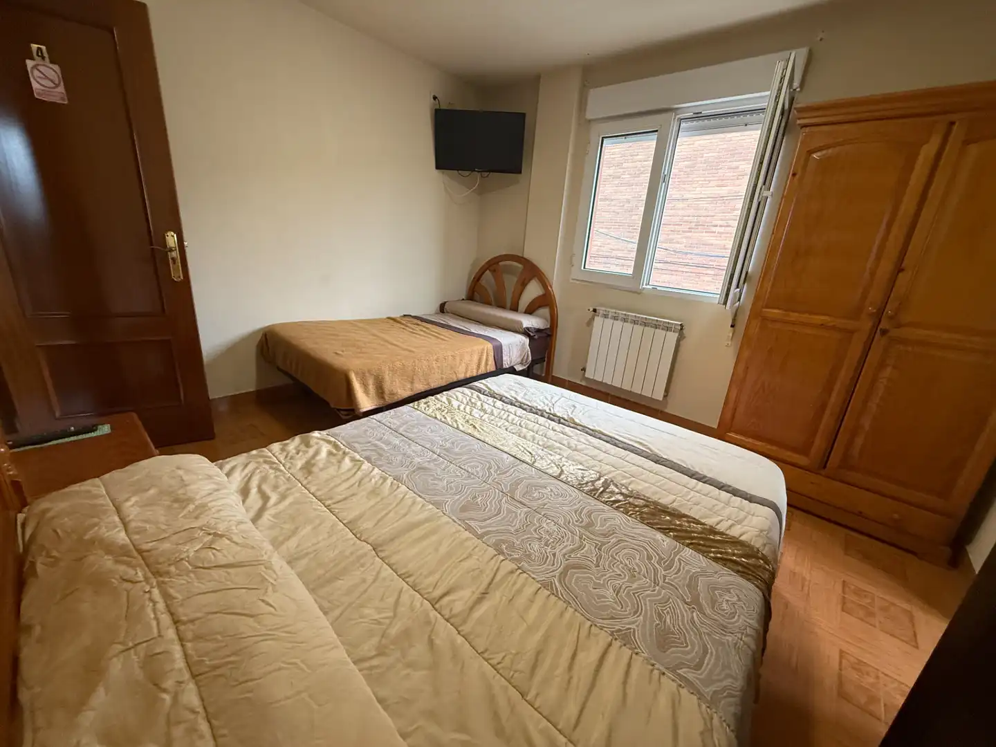 Dormitori de Edifici en venda en Siero amb Alarma