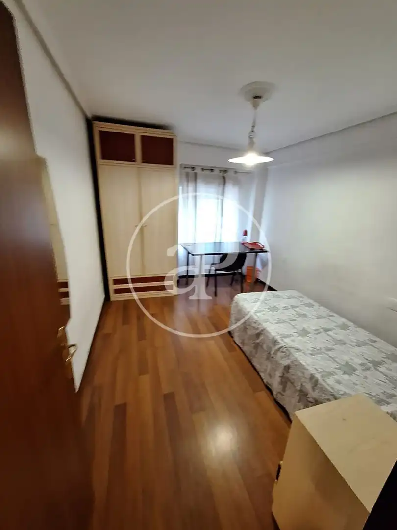 Habitación de Piso de alquiler en Valencia con Calefacción, Terraza y Amueblado