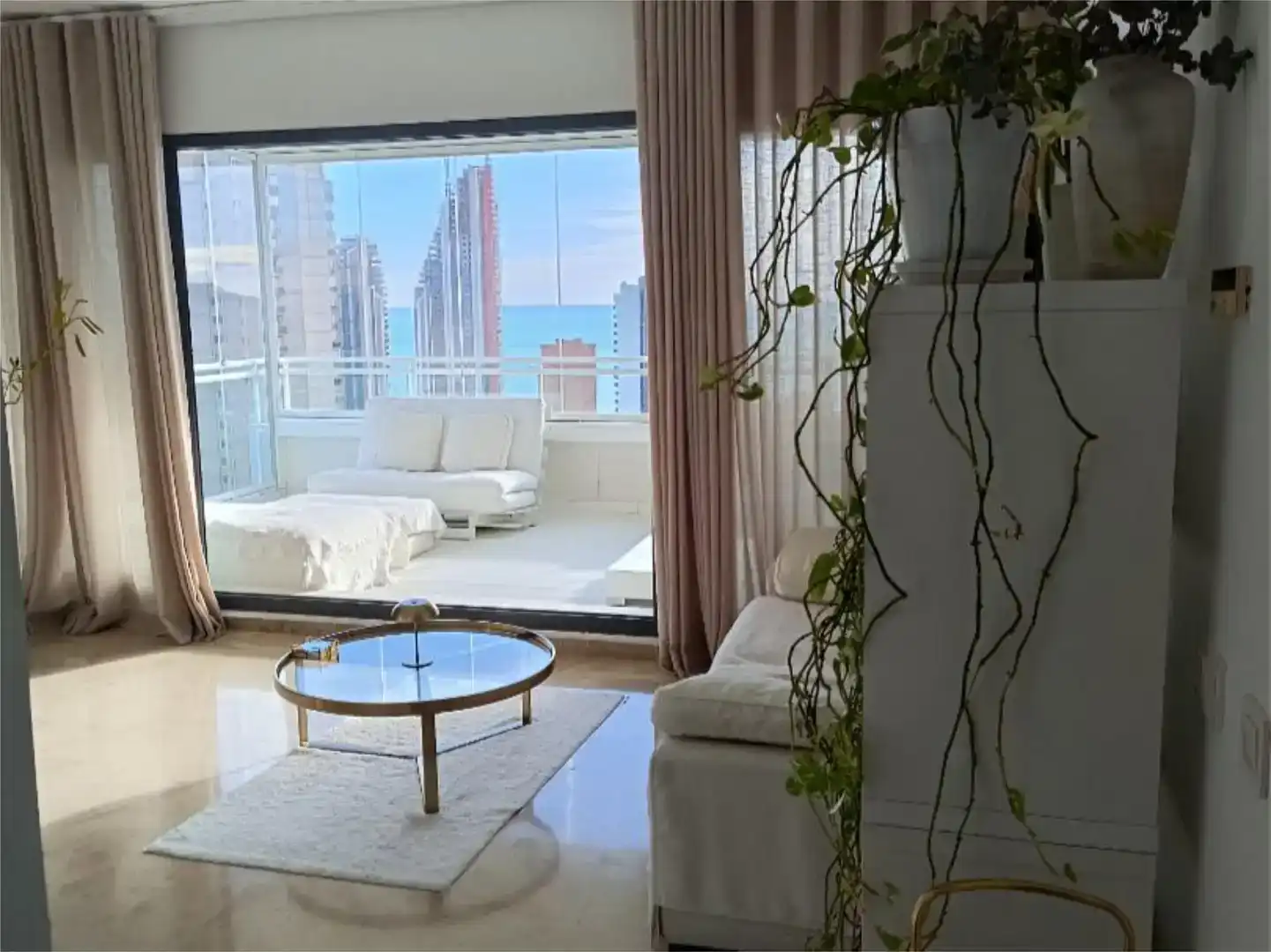 Sala de estar de Piso en venta en Benidorm con Aire acondicionado y Piscina