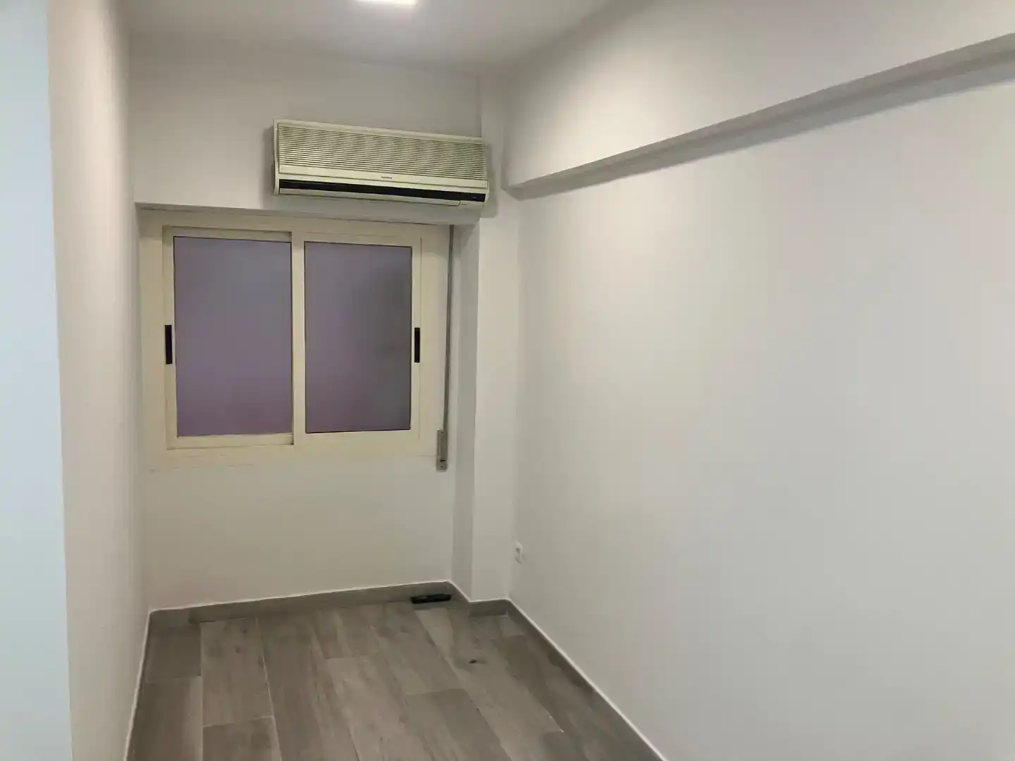 Schlafzimmer von Wohnung zur Miete in  Valencia Capital mit Klimaanlage
