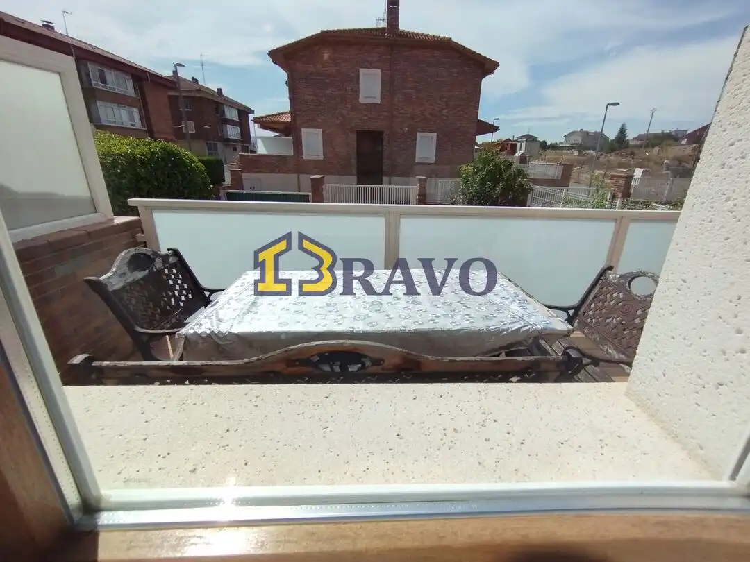 Terraza de Casa adosada en venta en Medina de Pomar con Calefacción, Jardín privado y Terraza